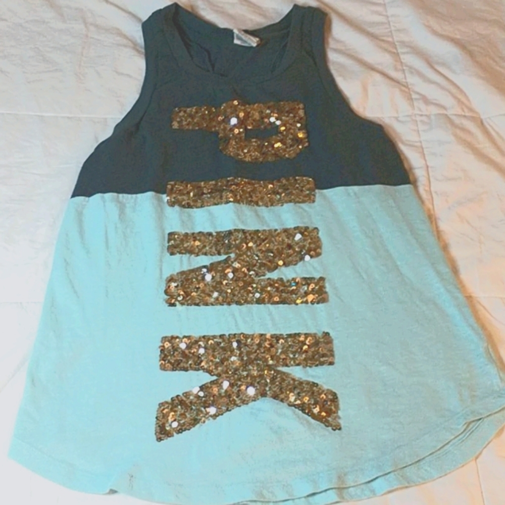 Sleeveless pink top